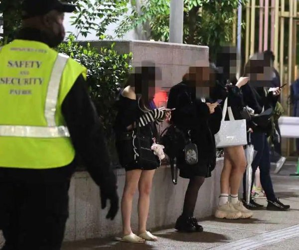拿柜配资 日本风俗业小姐：中国客人最好，做完就走，日本人屁事多还爱劝我从良